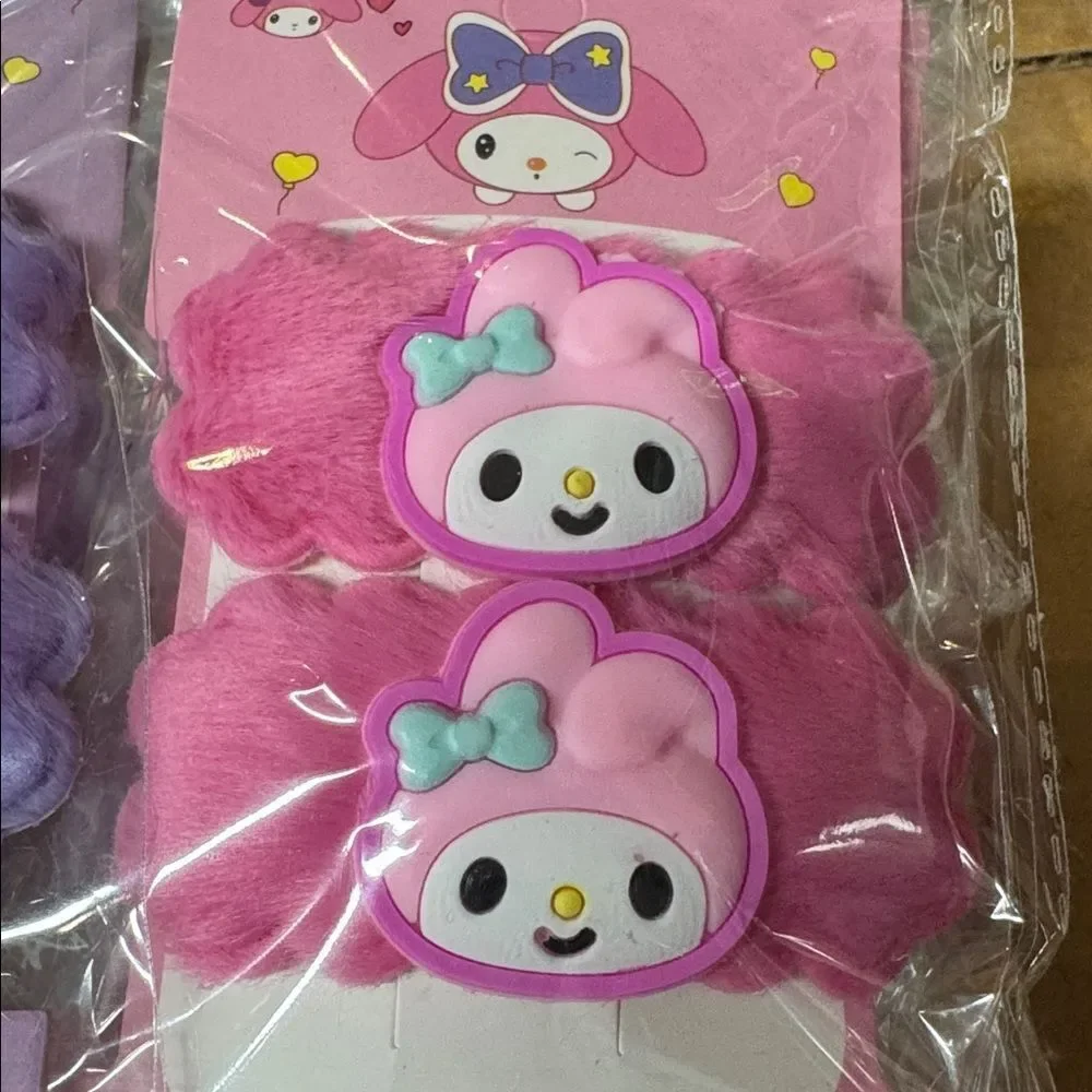 Matthew‎ Fun Item Set of 6 Pair Sanrio Fuzzy Snap Hair Clips